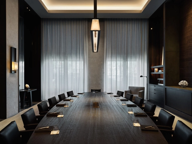 Vergaderzaal met raamdecoratie van Altex Hospitality Textiles